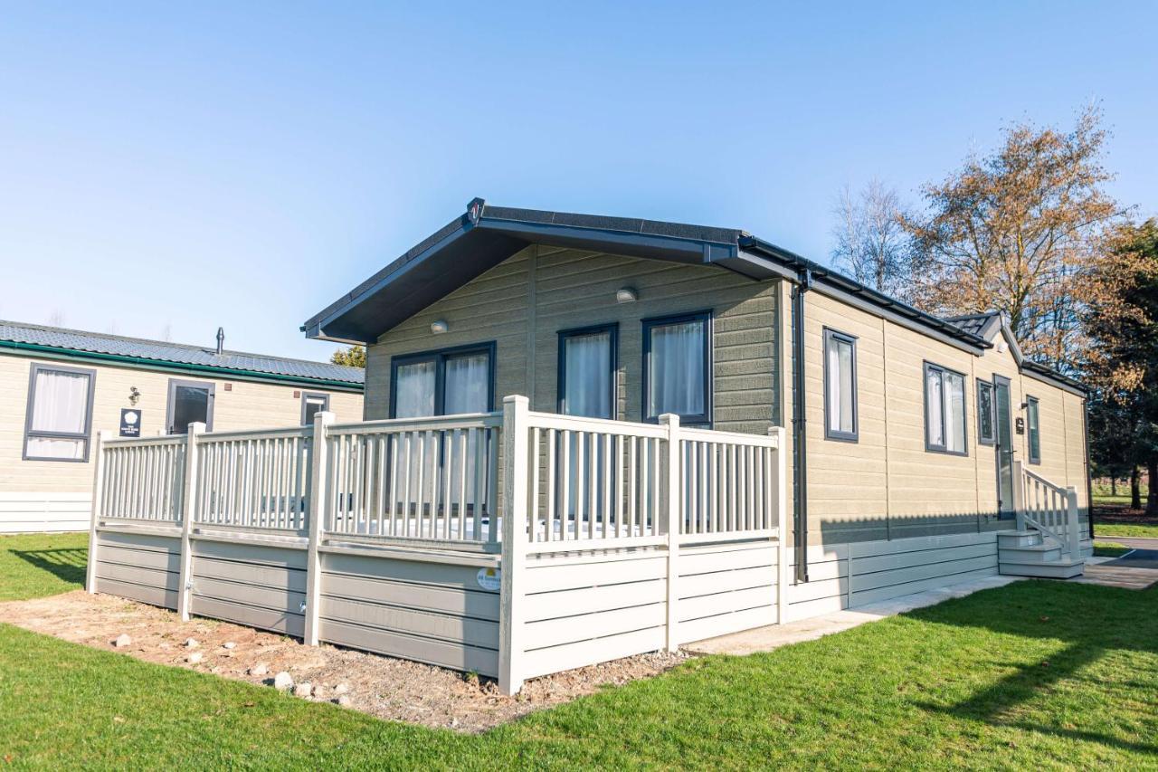 Audley Lodge With Hot Tub York Exteriör bild