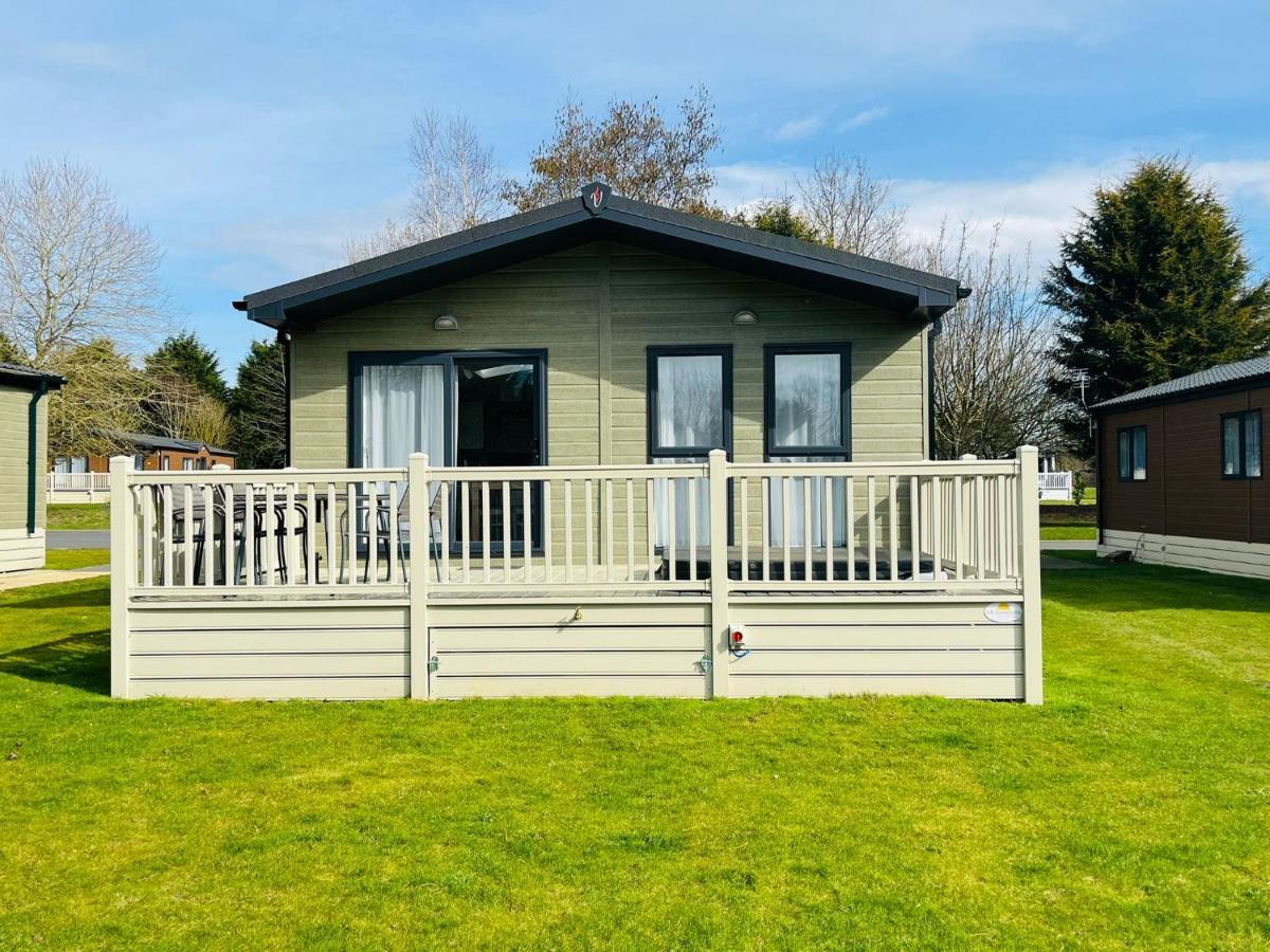 Audley Lodge With Hot Tub York Exteriör bild